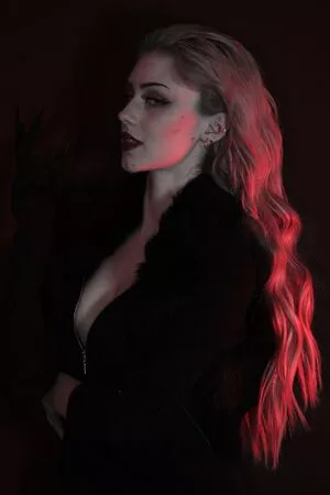 ValiantF0x / VixenValiant / user фото голая #0247
