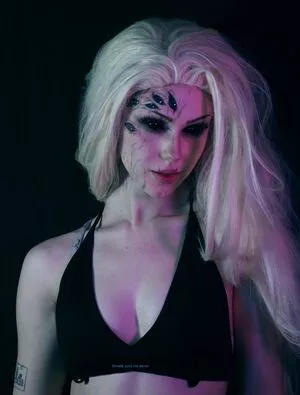 ValiantF0x / VixenValiant / user фото голая #0257