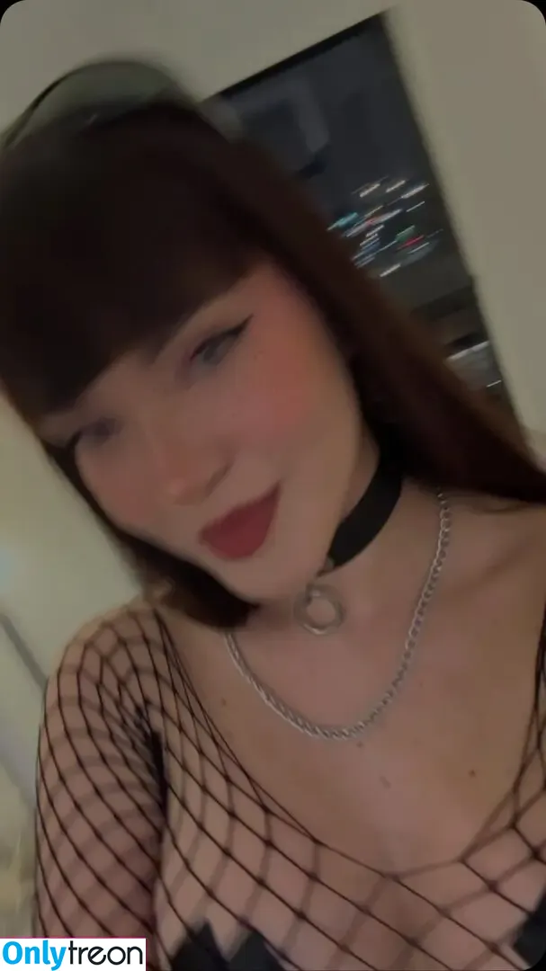 valinfernal nude photo #0002 (valinfernal)