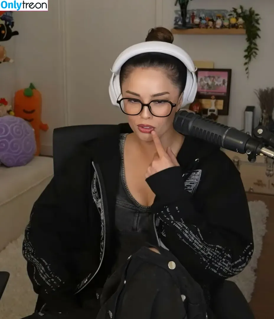 Valkyrae голая photo #1265 (Valkyrae)