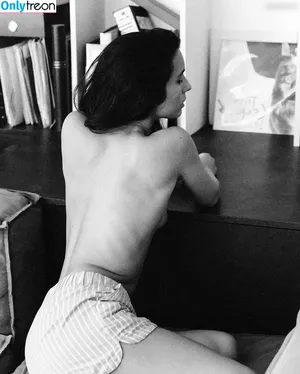 Vallie Plagirafe / plagirafe nude photo #0012