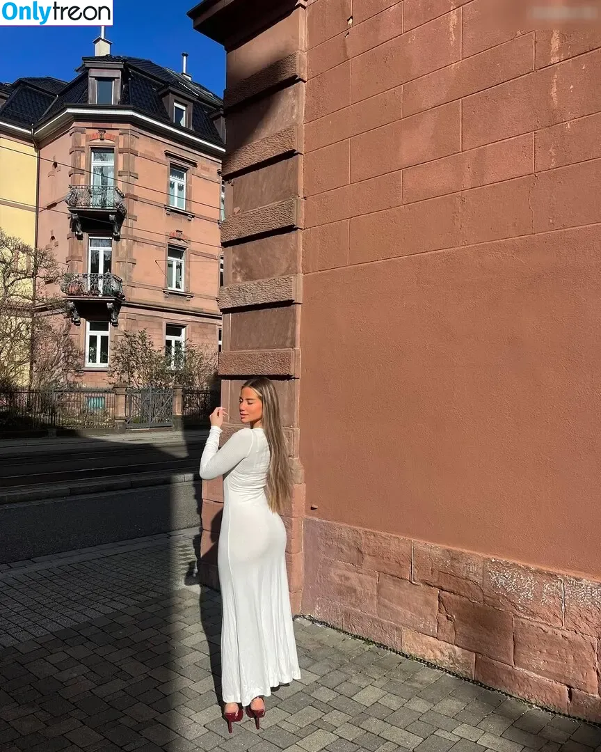 valonaash nude photo #0321 (valonaash)