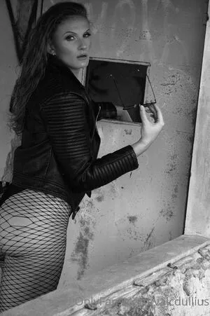 Valquíria Dullius / valcdullius nude photo #0005