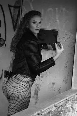 Valquíria Dullius / valcdullius nude photo #0006