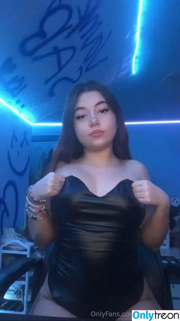vampibabyy nude photo #0023 (vampibabyy)
