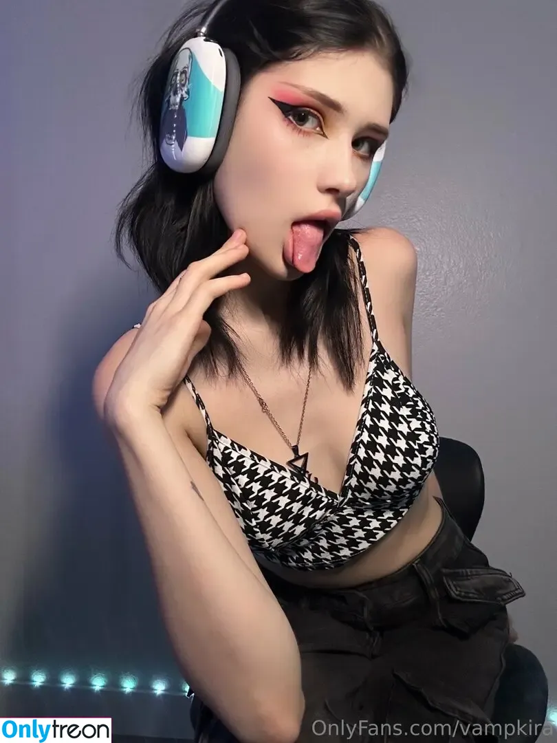vampkira nude photo #0216 (vampkira_art)