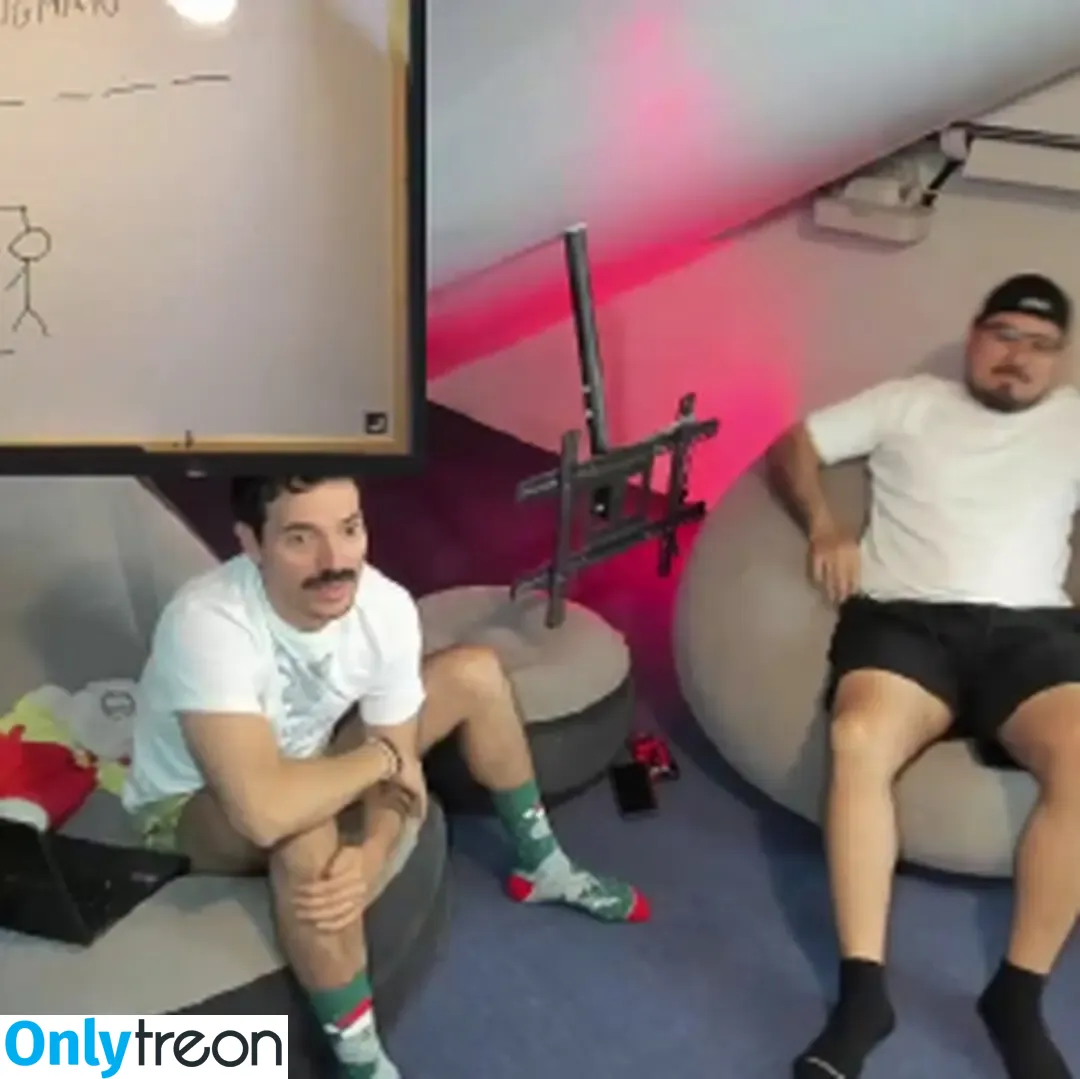 vanandjuani голая photo #0056 (Vanessa VIP / loren_war / vanessavipx)