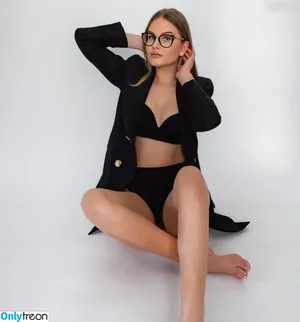  nude photo #0003