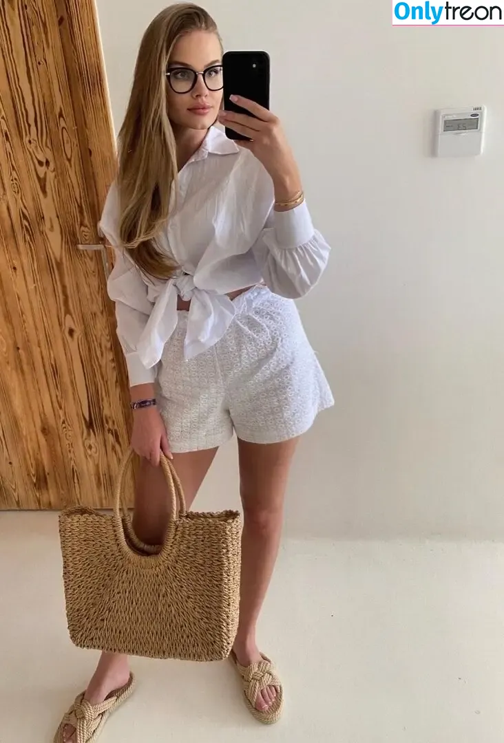 vanesamocilanova nude photo #0005 (vanesamocilanova)