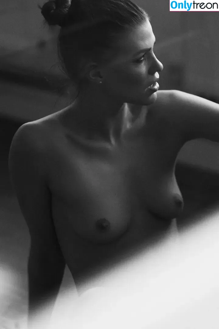 Vanessa Bartsch nude photo #0222 (vibeswithnessaaa)