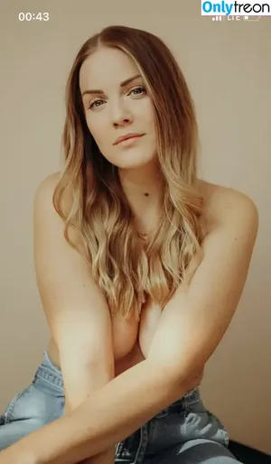 Vanessa Blumenthal / vanezia_blum nude photo #0009