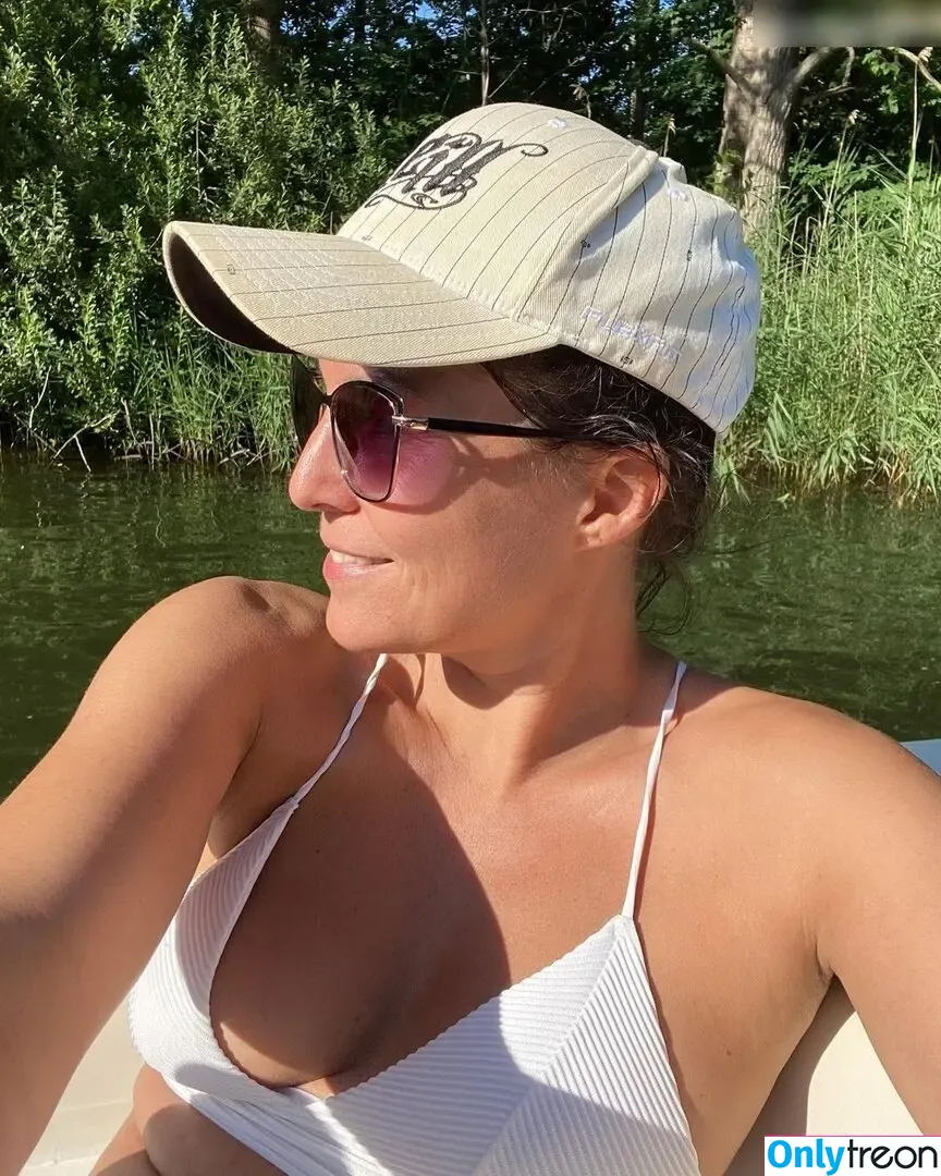 Vanessa Blumhagen голая photo #0037 (vanessa_blumhagen)