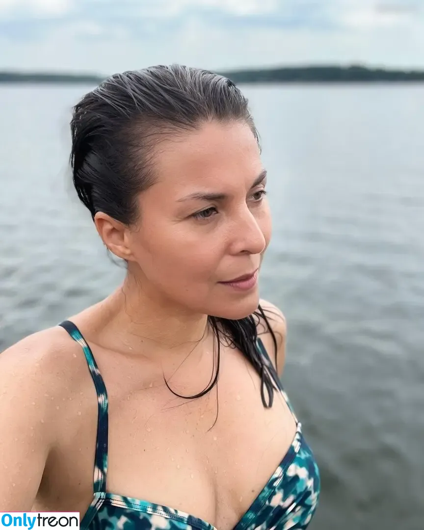 Vanessa Blumhagen голая photo #0068 (vanessa_blumhagen)
