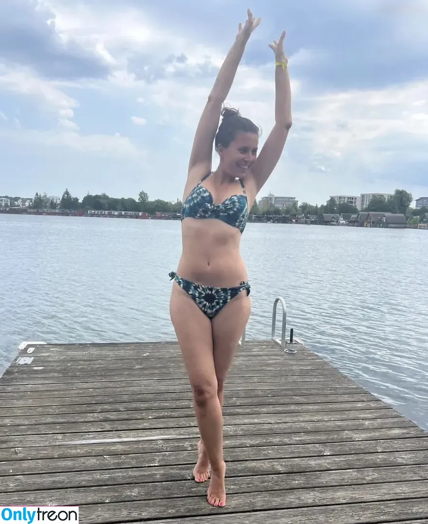 Vanessa Blumhagen голая photo #0075 (vanessa_blumhagen)