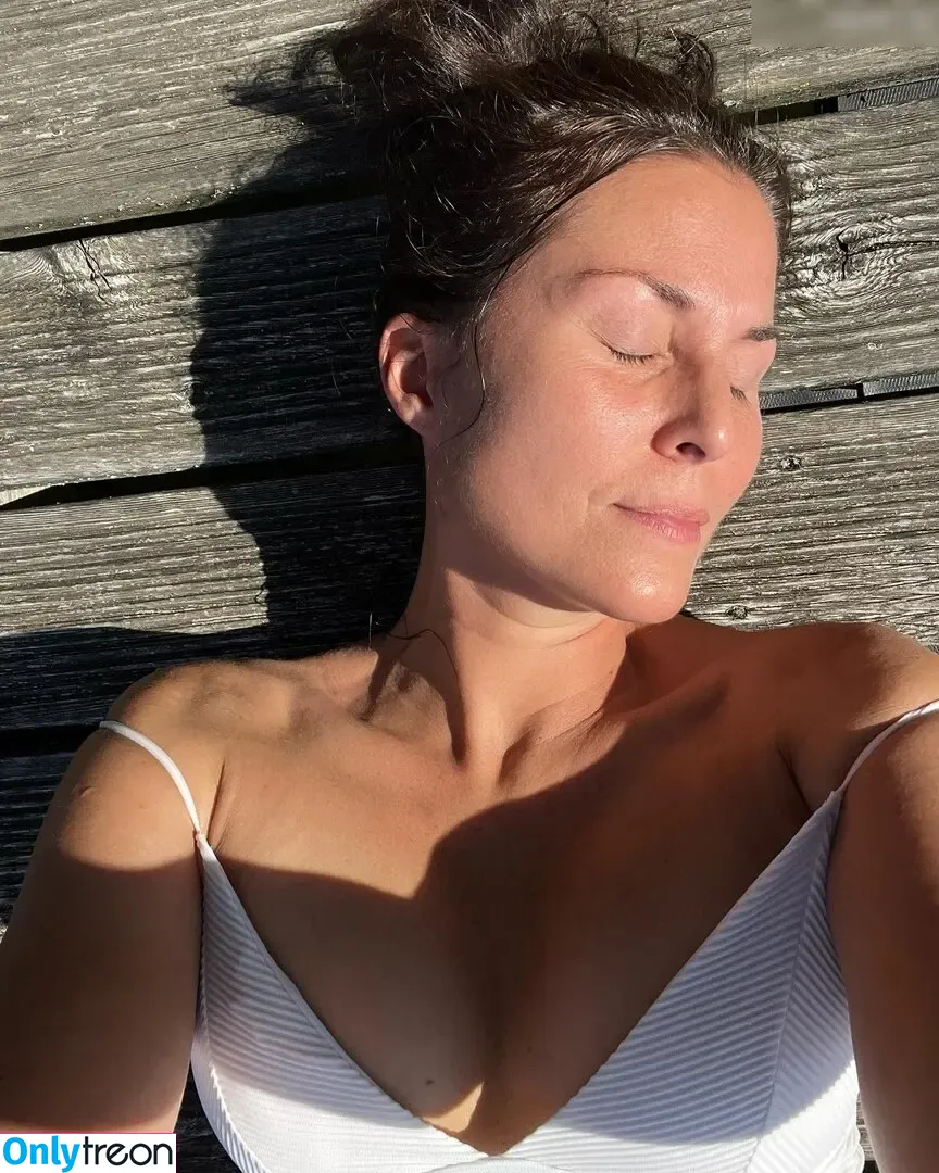Vanessa Blumhagen голая photo #0170 (vanessa_blumhagen)