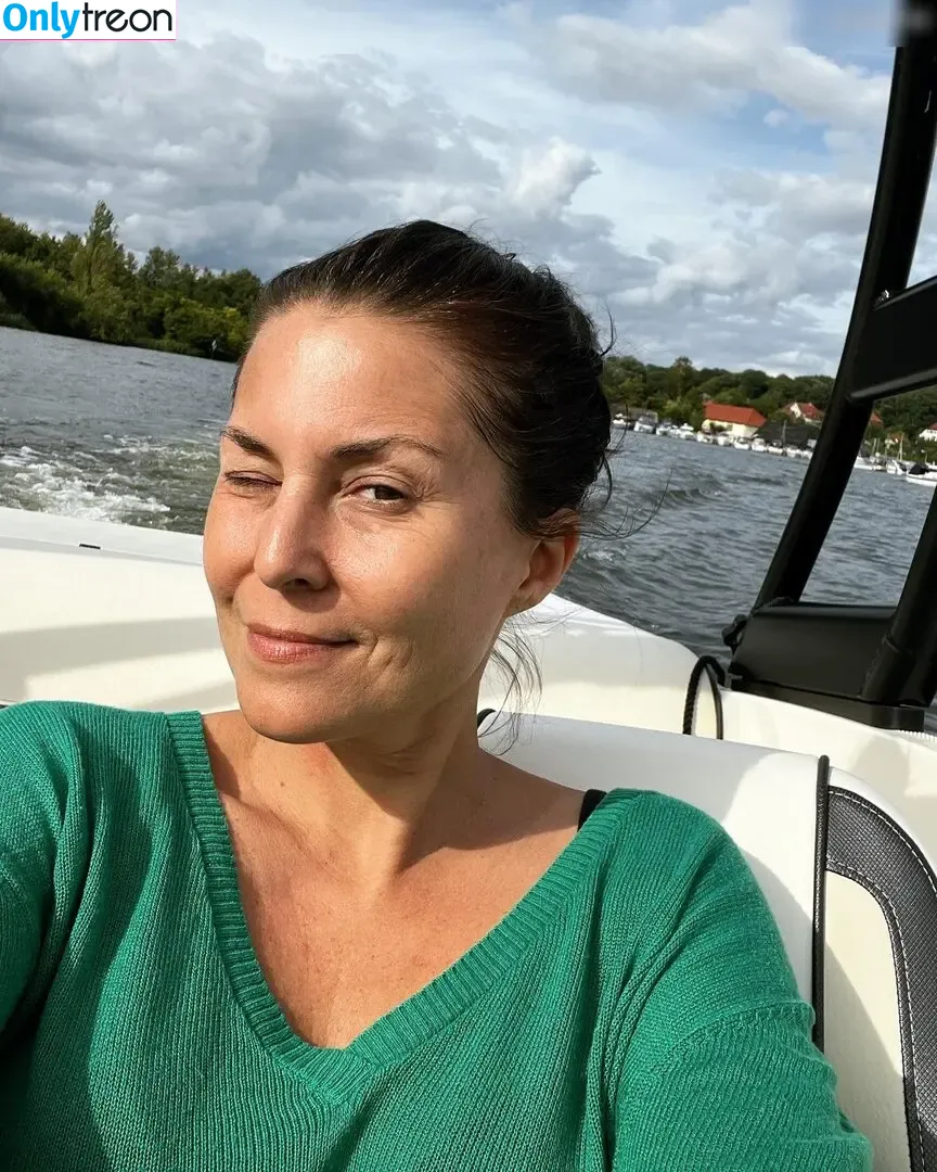 Vanessa Blumhagen голая photo #0172 (vanessa_blumhagen)