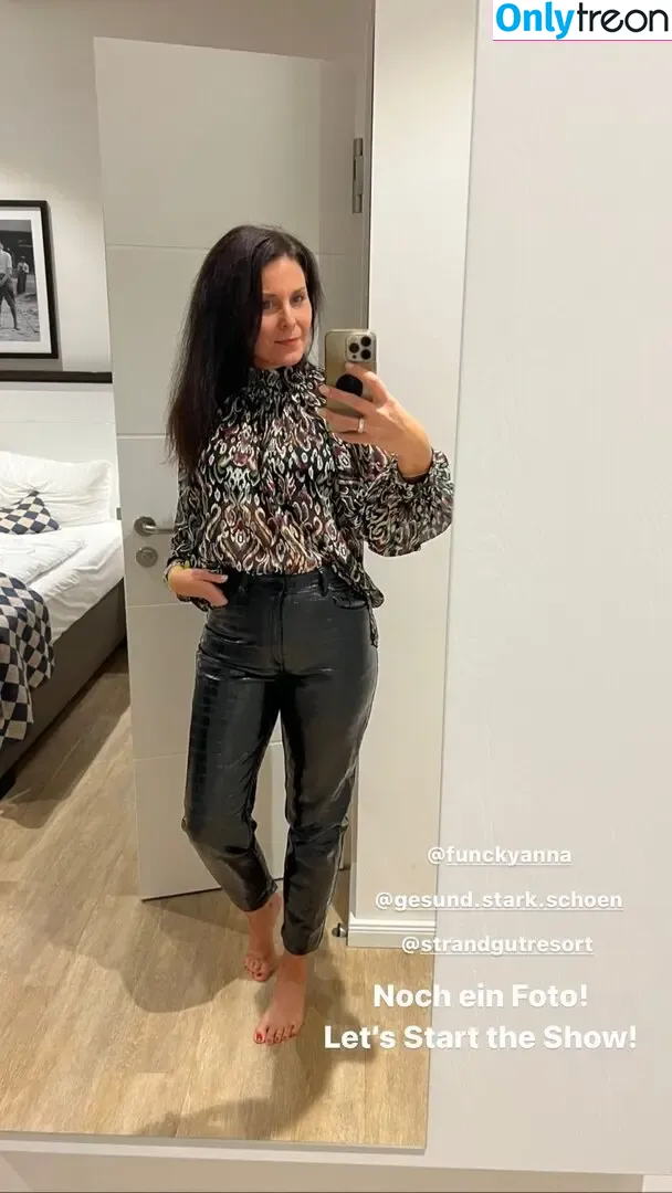 Vanessa Blumhagen голая photo #0183 (vanessa_blumhagen)
