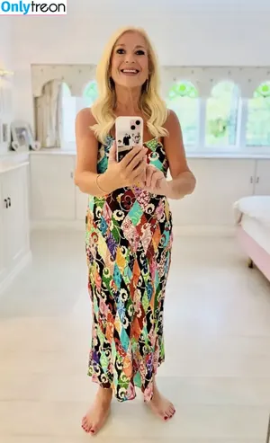 Vanessa Feltz / vanessafeltzofficial nude photo #0081