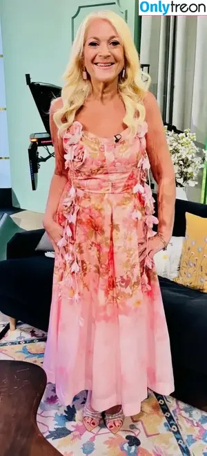 Vanessa Feltz / vanessafeltzofficial nude photo #0086