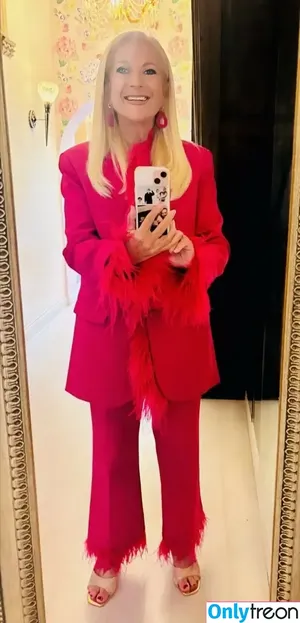 Vanessa Feltz / vanessafeltzofficial nude photo #0088