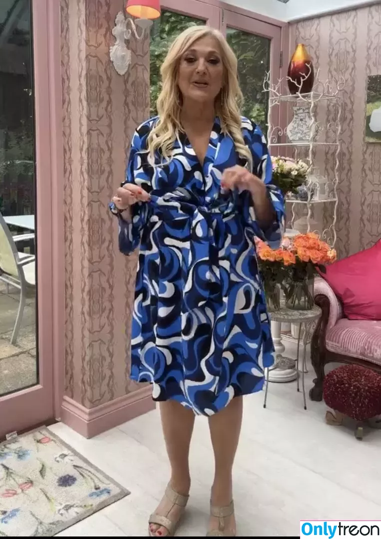 Vanessa Feltz голая photo #0021 (vanessafeltzofficial)