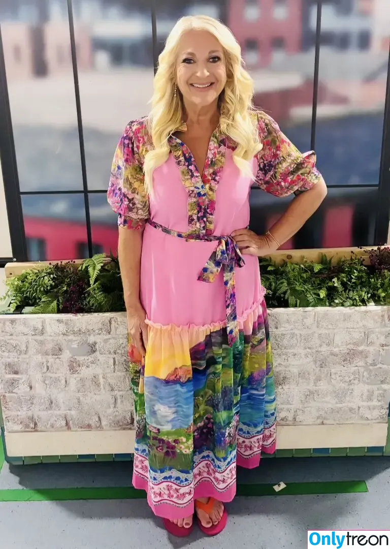 Vanessa Feltz nude photo #0033 (vanessafeltzofficial)