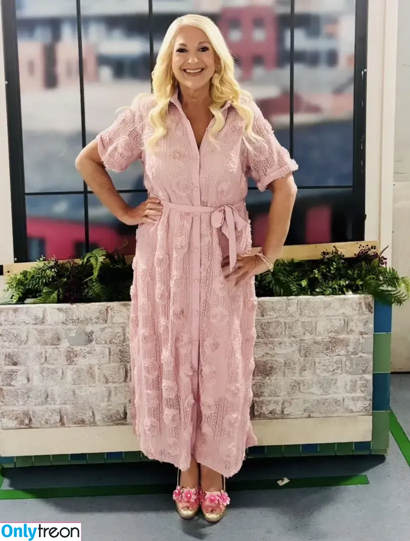 Vanessa Feltz голая photo #0037 (vanessafeltzofficial)