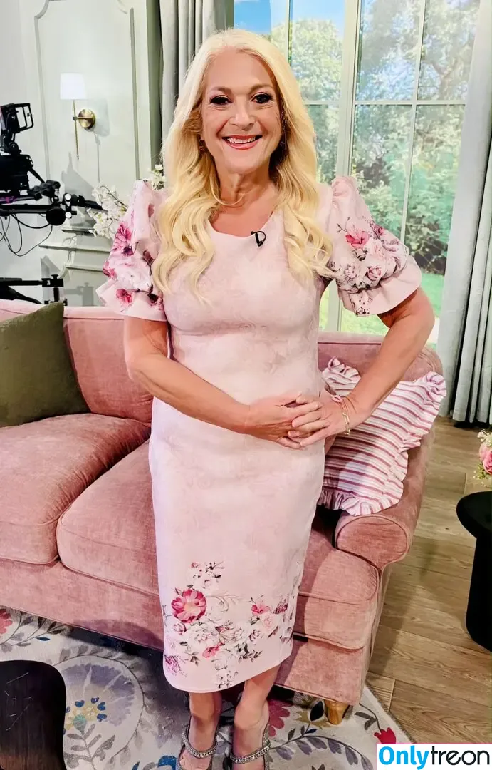 Vanessa Feltz nude photo #0048 (vanessafeltzofficial)