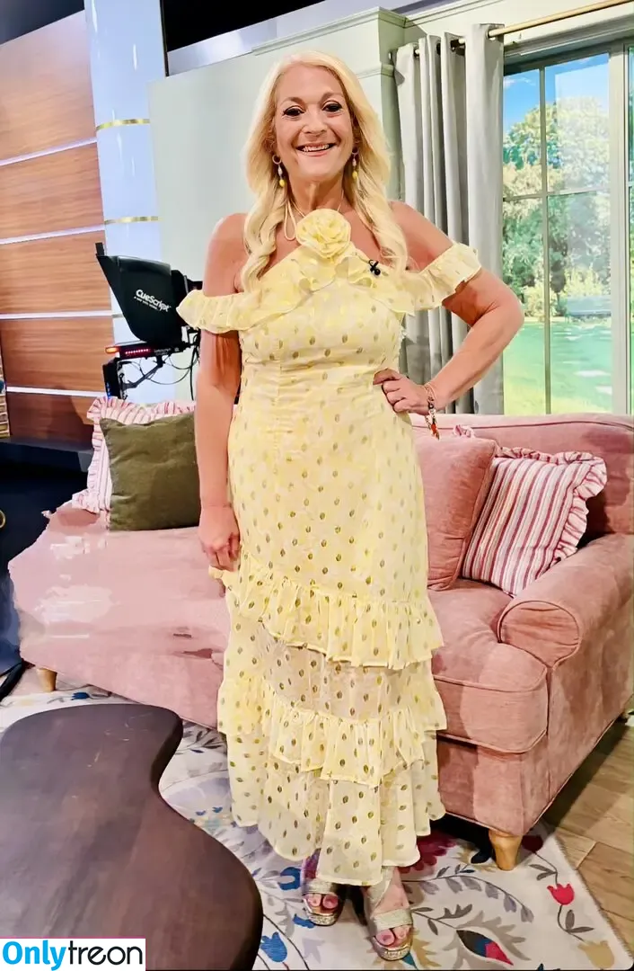Vanessa Feltz nude photo #0050 (vanessafeltzofficial)