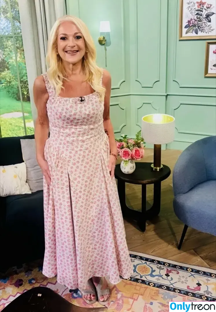 Vanessa Feltz nude photo #0078 (vanessafeltzofficial)
