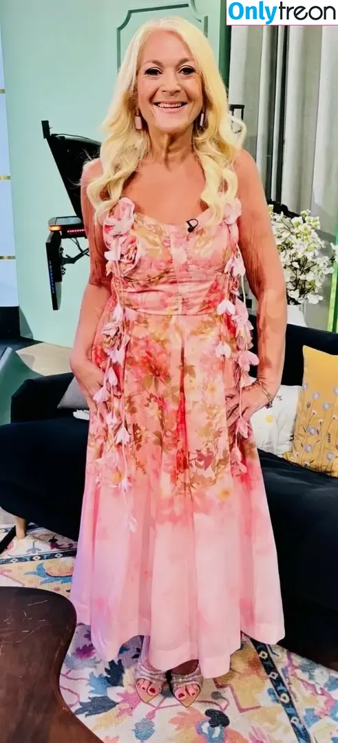 Vanessa Feltz nude photo #0086 (vanessafeltzofficial)
