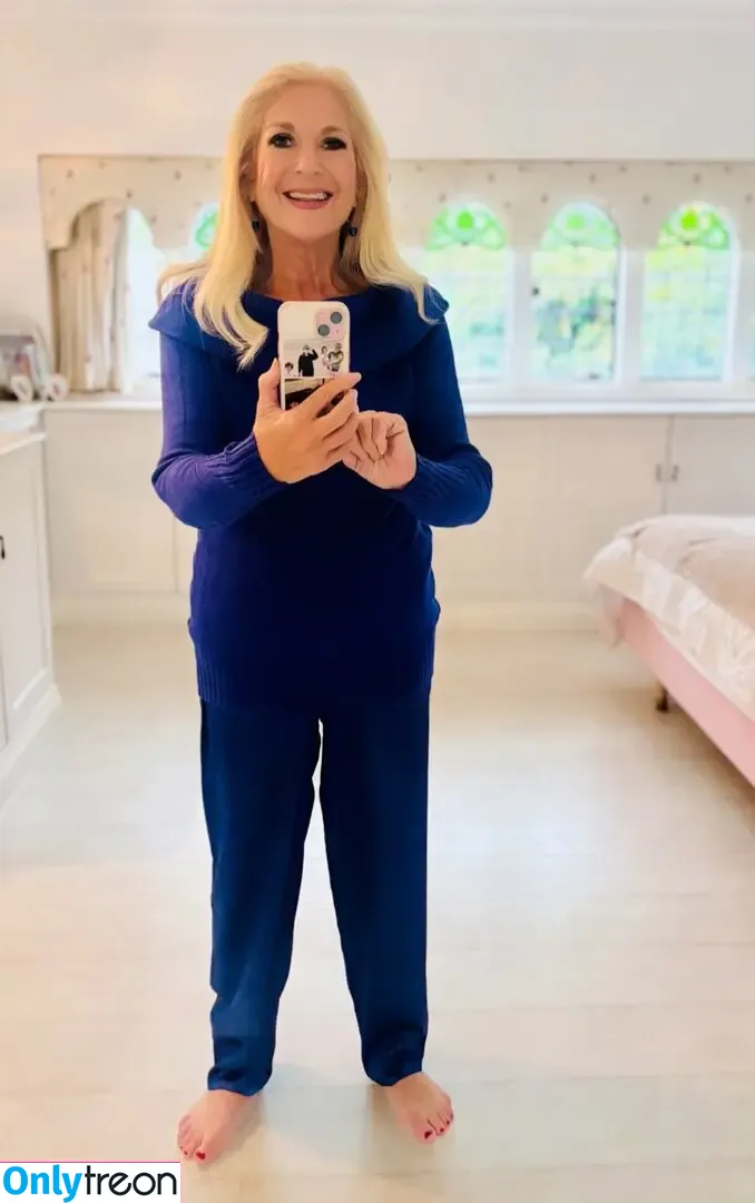 Vanessa Feltz nude photo #0096 (vanessafeltzofficial)
