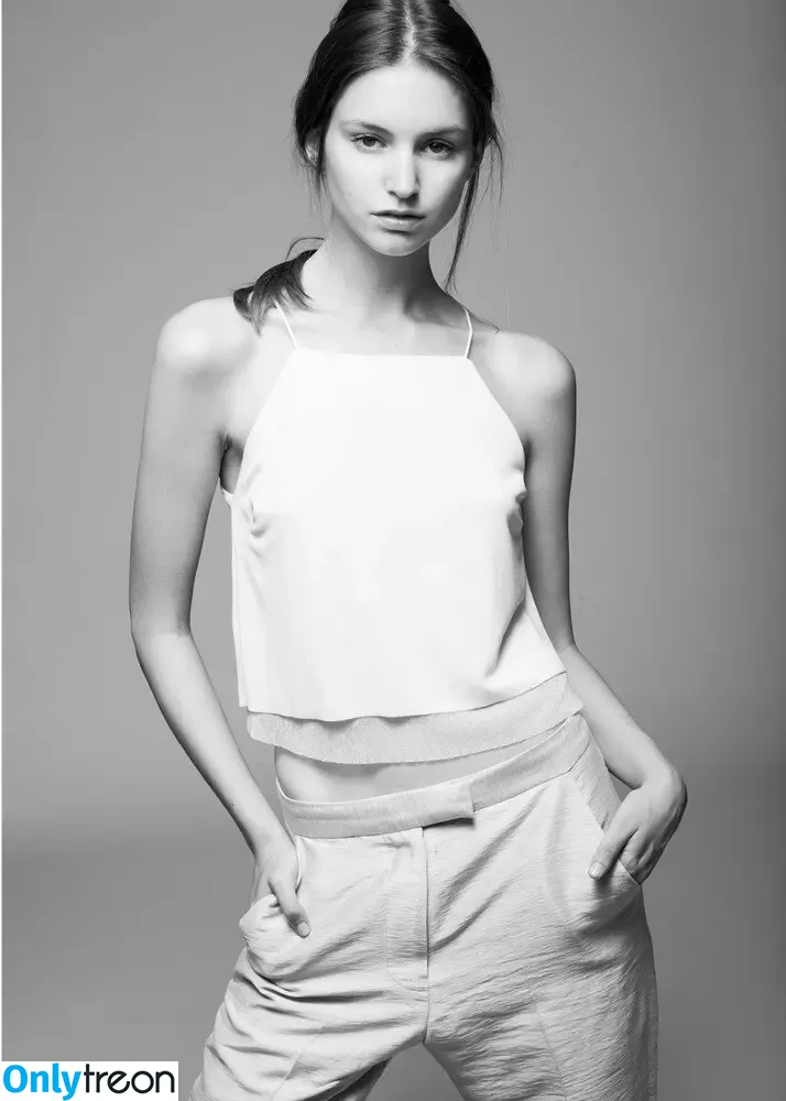 Vanessa Grasse голая photo #0003 (nessgrasse)