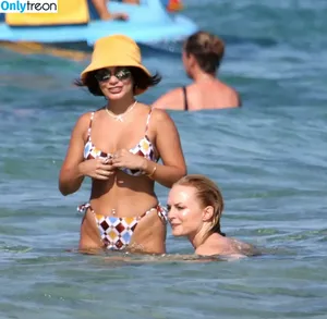 Vanessa Hudgens / VanessaHudgens фото голая #0346