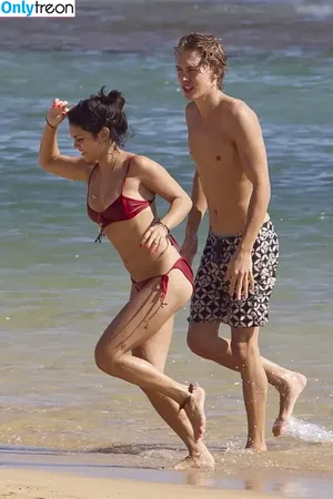 Vanessa Hudgens / VanessaHudgens фото голая #0456