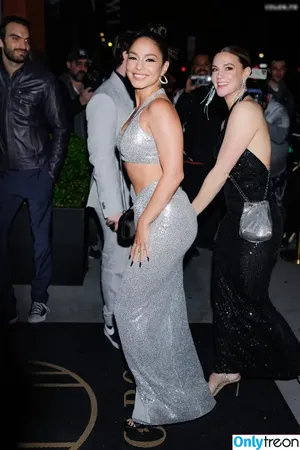 Vanessa Hudgens / VanessaHudgens фото голая #0471