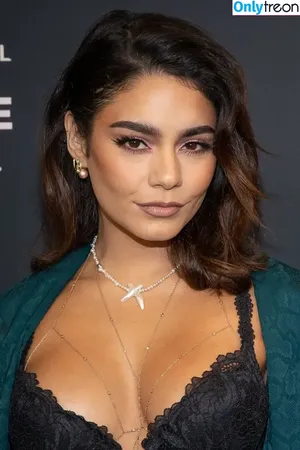 Vanessa Hudgens / VanessaHudgens фото голая #0497