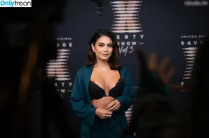 Vanessa Hudgens / VanessaHudgens фото голая #0498