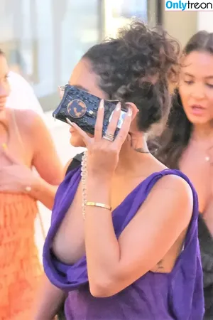 Vanessa Hudgens / VanessaHudgens фото голая #0514