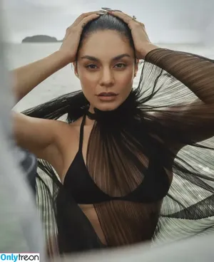 Vanessa Hudgens / VanessaHudgens фото голая #0552