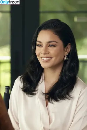 Vanessa Hudgens / VanessaHudgens фото голая #0565