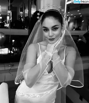 Vanessa Hudgens / VanessaHudgens фото голая #0603