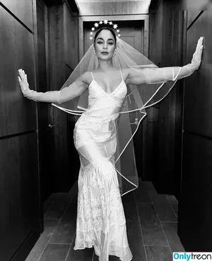 Vanessa Hudgens / VanessaHudgens фото голая #0604