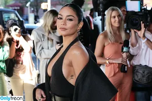 Vanessa Hudgens / VanessaHudgens фото голая #0728