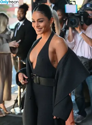 Vanessa Hudgens / VanessaHudgens фото голая #0729