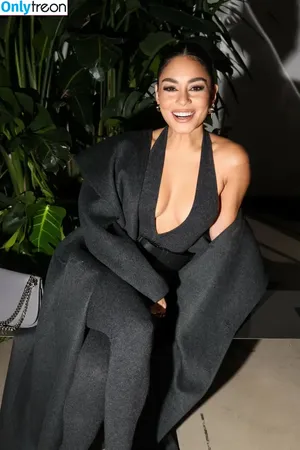 Vanessa Hudgens / VanessaHudgens фото голая #0734