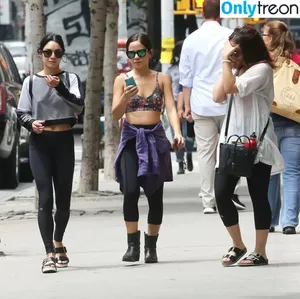 Vanessa Hudgens / VanessaHudgens фото голая #0765