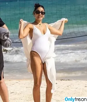Vanessa Hudgens / VanessaHudgens фото голая #0774