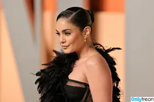 Vanessa Hudgens / VanessaHudgens фото голая #0897