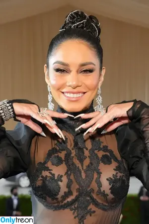 Vanessa Hudgens / VanessaHudgens фото голая #0909